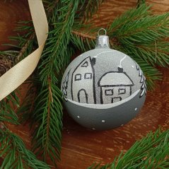 Kézzel fújt karácsonyi gömb falusi / tájképes mintával
