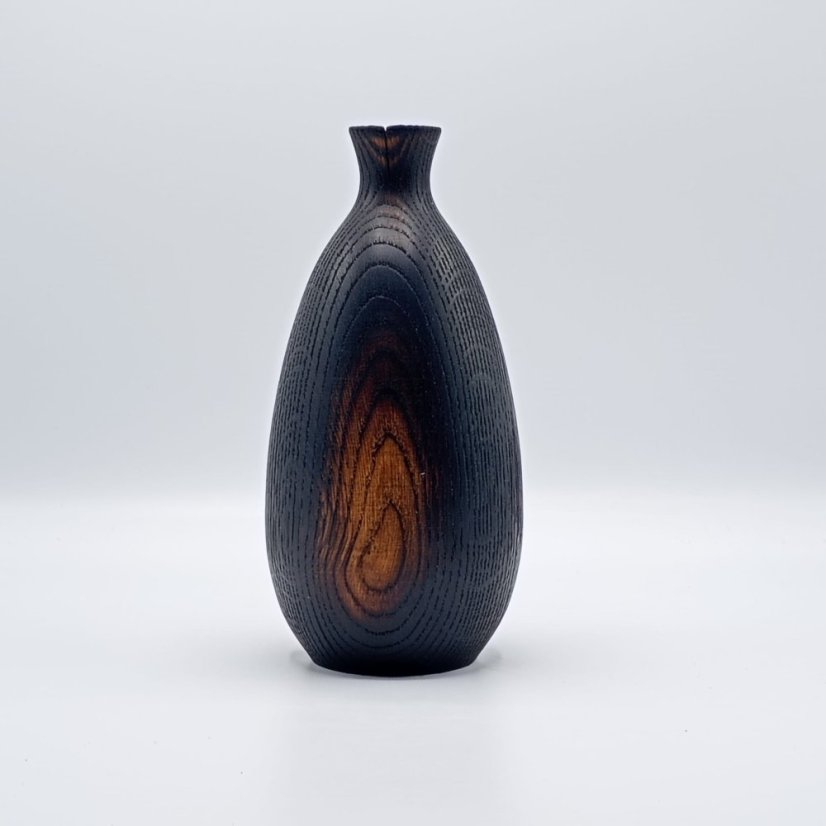 Fából készült dizájn váza kőrisből