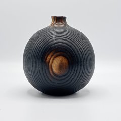 Művészi égetett fa váza domborművel