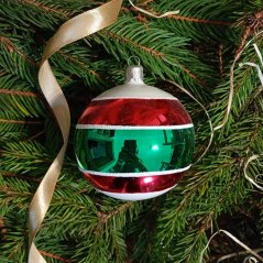 Vánoční koule v červeno-zelené kombinaci