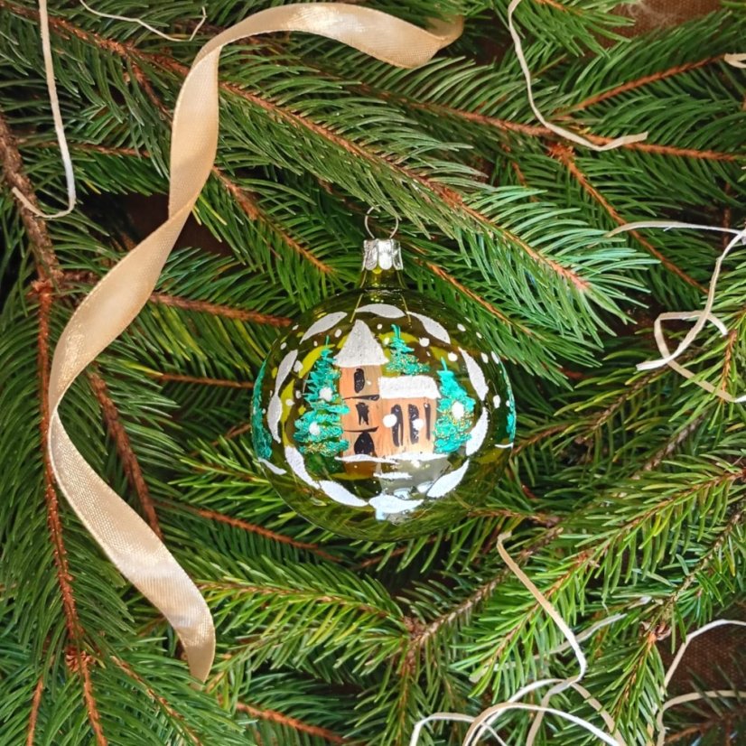Vánoční koule se zimním kostelíkem