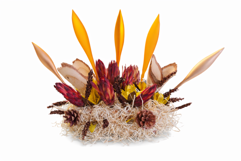 Szárított virágokból és üveg díszekből készült kompozíció – narancssárga árnyalatokban