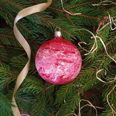 Ručně foukaná vánoční koule se vzorem