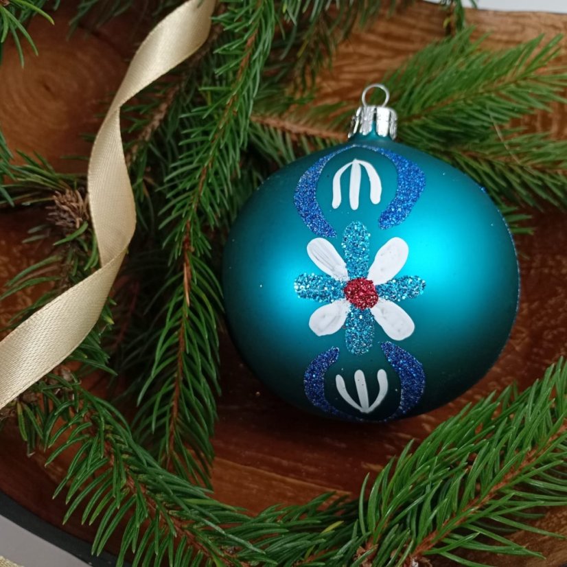 Ručně foukaná tyrkysová vánoční koule se vzorem Ručně foukaná tyrkysová vánoční koule se vzorem