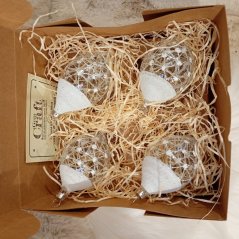 Luxus üveg karácsonyi díszek pókháló mintával, ezüst dekorral és "hó" hatással (4 db)