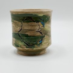 Kézzel készült kerámia bögre – halászmadár motívummal