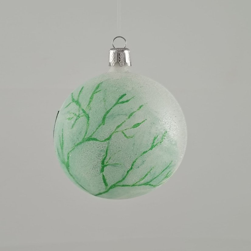 Matná skleněná vánoční koule s ručně malovaným zeleným zimním motivem - efekt námrazy (1 ks)